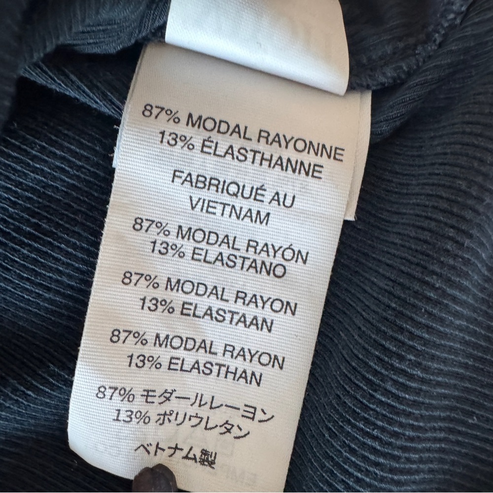 Vuori Navy Blue Ribbed Short Sleeve Performance Polo Shirt Size Medium - Picture 8 of 9